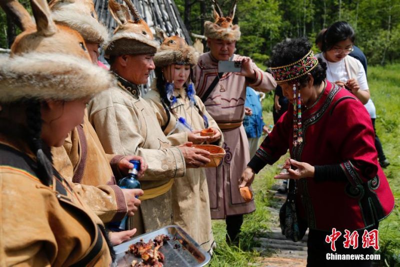 Το Φεστιβάλ της Φωτιάς φέρνει τουρισμό στους Οροτσέν