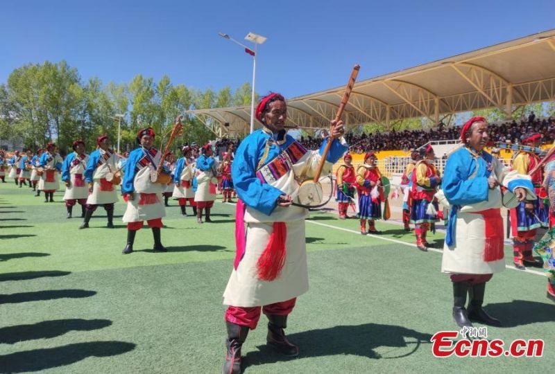 Παγκόσμιο ρεκόρ παραδοσιακού χορού στο Θιβέτ της Δ. Κίνας