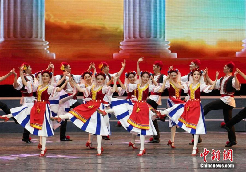 Διεθνείς ομάδες χορού στο Φεστιβάλ του Σιντζιάνγκ