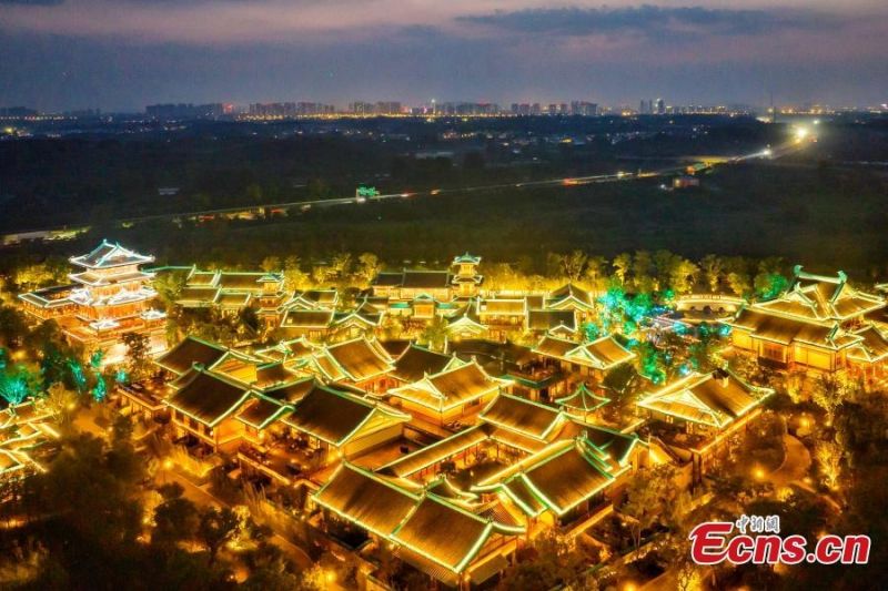 Εκθαμβωτική αρχαία πόλη αναπαράγει το ένδοξο τοπίο στην πόλη Ναντζίνγκ