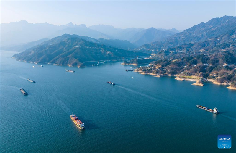 Η διακίνηση φορτίων μέσω του Φράγματος των Τριών Φαραγγιών σημειώνει υψηλό ρεκόρ