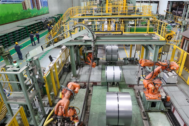Ένα εργοστάσιο της China Baowu Steel Group Corporation Limited στη Σανγκάη. (Φωτογραφία / Xinhua)