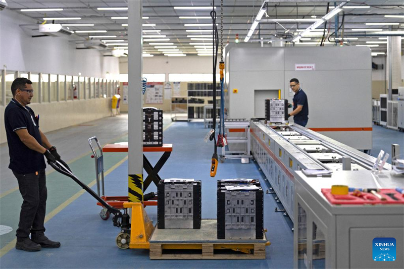 Μια ματιά στο εργοστάσιο μπαταριών της εταιρείας BYD στη Βραζιλία