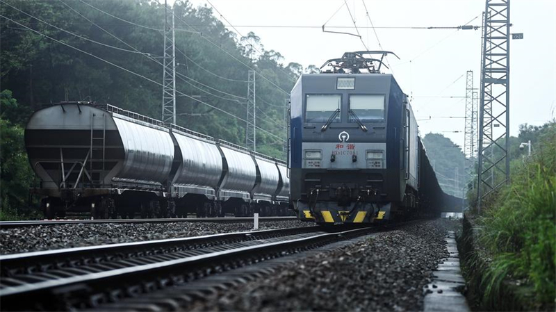 Ο νέος διεθνής διάδρομος χερσαίου-θαλάσσιου εμπορίου καταγράφει νέο υψηλό επίπεδο παράδοσης εμπορευματοκιβωτίων TEU