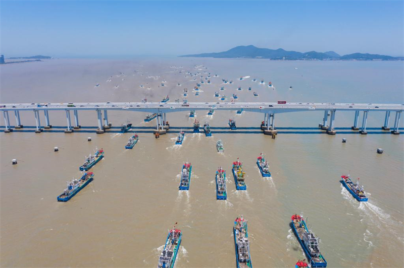 Ξεκινά η αλιευτική περίοδος στη Θάλασσα της Ανατολικής Κίνας