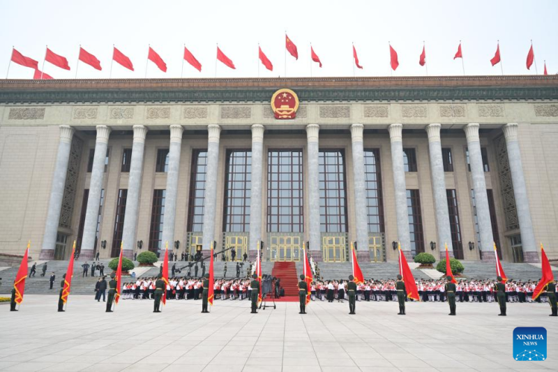 Μεγαλοπρεπείς τιμές για τους Ήρωες εν ‘όψη της 75ης επετείου από την ίδρυση της Λαϊκής Δημοκρατία της Κίνα