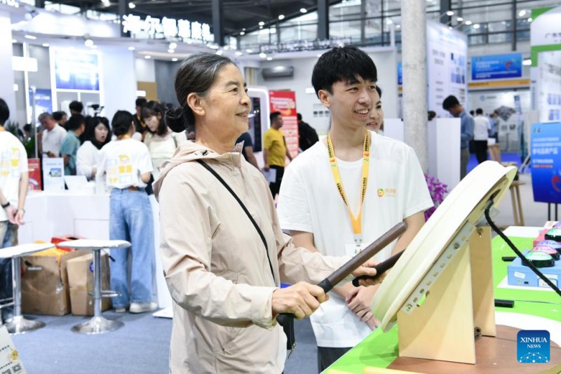 Φωτορεπορτάζ από τη Διεθνής Έκθεση Βιομηχανίας Ευφυούς Φροντίδας Ηλικιωμένων-2024 στη Σεντζέν