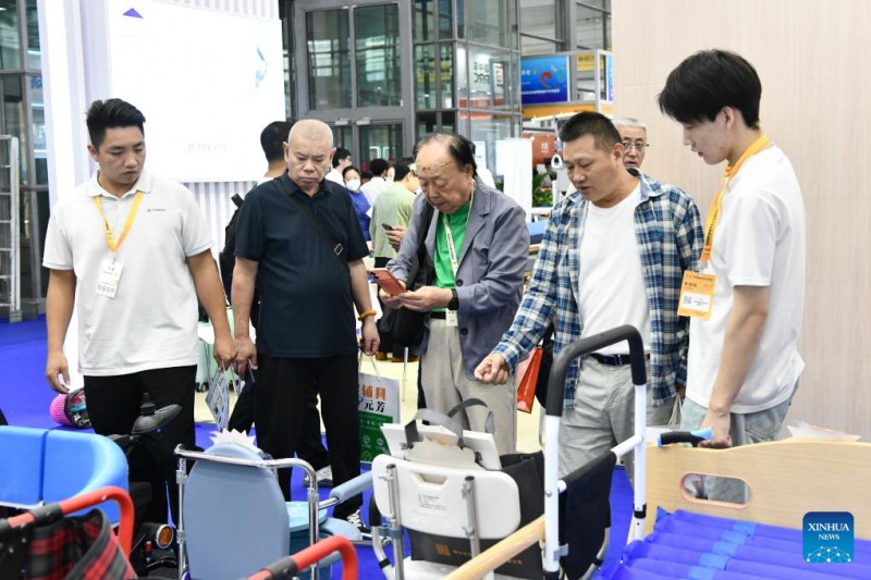 Φωτορεπορτάζ από τη Διεθνής Έκθεση Βιομηχανίας Ευφυούς Φροντίδας Ηλικιωμένων-2024 στη Σεντζέν