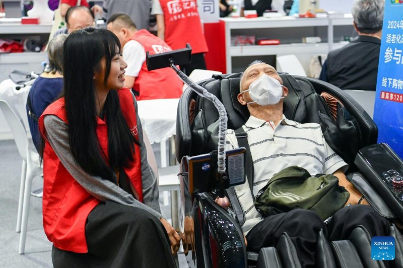 Φωτορεπορτάζ από τη Διεθνής Έκθεση Βιομηχανίας Ευφυούς Φροντίδας Ηλικιωμένων-2024 στη Σεντζέν