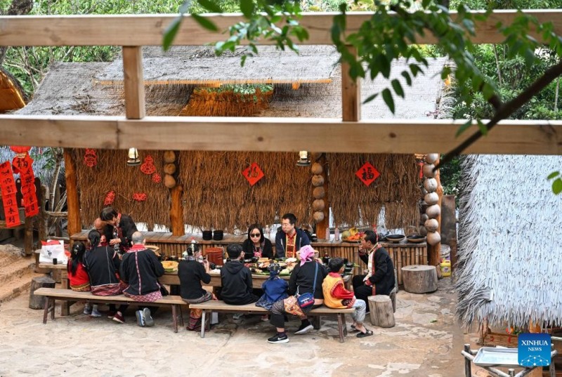 Τη φιλοξενία της εθνοτικής ομάδας των Λι απόλαυσαν οι επισκέπτες της περιοχής