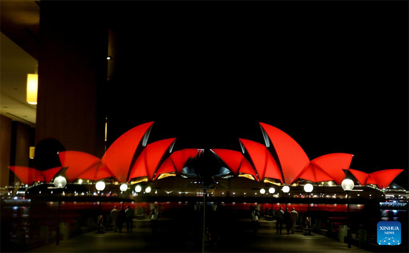 Στα κόκκινα η Όπερα του Σίδνεϊ για τον εορτασμό του Κινέζικου Νέου Έτους