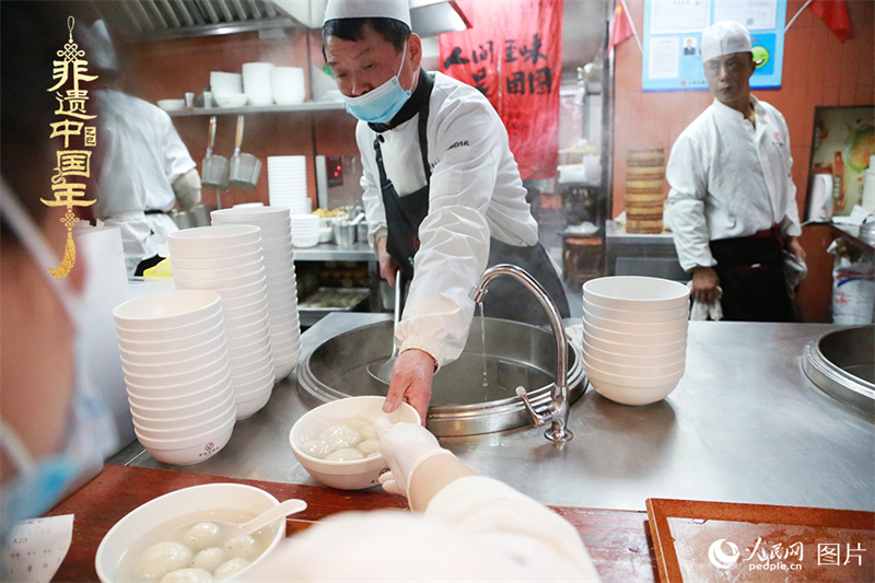 Η ζεστασιά γεμίζει τον κόσμο, το Φεστιβάλ των Φαναριών μας ενώνει όλους