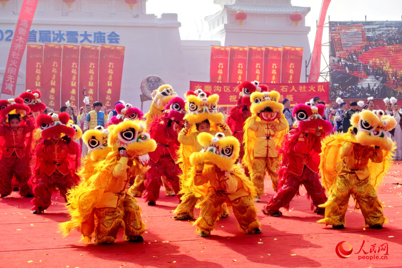 Εθνοτικές ομάδες γιορτάζουν με τον μοναδικό τους τρόπο το Φεστιβάλ των Φαναριών