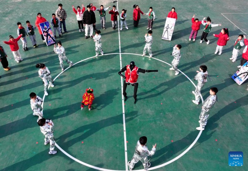 Στιγμιότυπα της σημερινής ειδησιογραφίας στην Κίνα