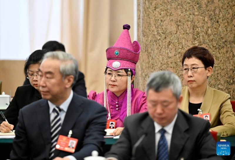 Αντιπροσωπείες του Εθνικού Λαϊκού Συνεδρίου συνεδριάζουν για την αξιολόγηση της έκθεσης του κυβερνητικού έργου