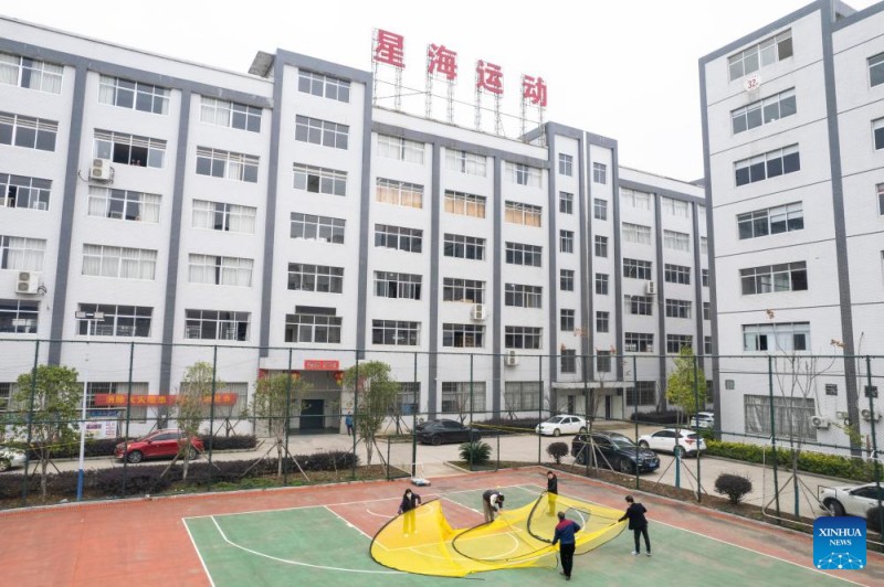 Από τα δίχτυα αλιείας στο χώρο του αθλητισμό: Ιστορίες Κινεζικής Επιχειρηματικότητας