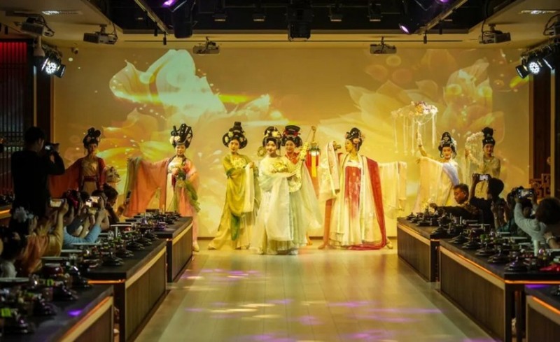 Ξεκίνησε το 42ο Φεστιβάλ Πολιτισμού της Παιωνίας στο Λουογιάνγκ