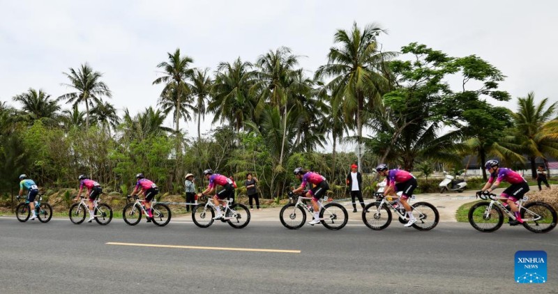 Στιγμιότυπα από τον 16ο Ποδηλατικό Γύρο της Χαϊνάν στο Τσιονγκχάι