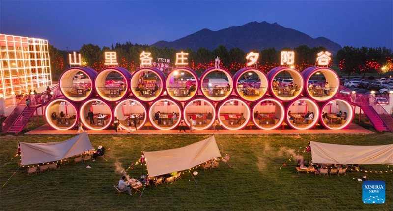 Η έκρηξη ταξιδιών της Πρωτομαγιάς αναδεικνύει τη ζωτικότητα της κινεζικής κατανάλωσης