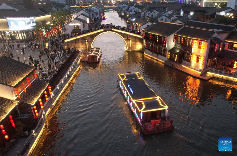 Η έκρηξη ταξιδιών της Πρωτομαγιάς αναδεικνύει τη ζωτικότητα της κινεζικής κατανάλωσης