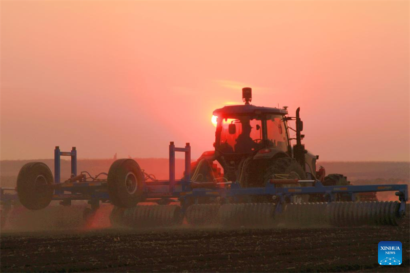 Η ανοιξιάτικη σπορά στις καλλιεργήσιμες περιοχές της Χεϊλονγκτζιάνγκ σε πλήρη εξέλιξη