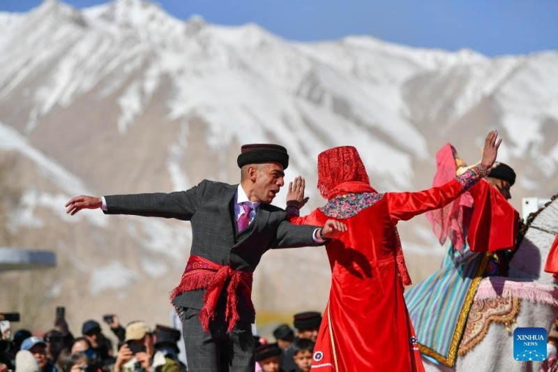 Αξιοποίηση άυλης πολιτιστικής κληρονομιάς για προώθηση τουρισμού στο Ταξκοργκάν Τατζίκ του Σιντζιάνγκ