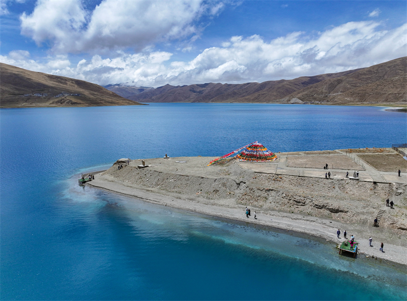 Θιβέτ: Η γραφική λίμνη Γιαμντρόκ