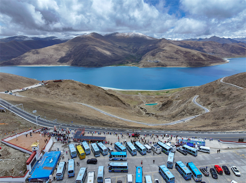 Θιβέτ: Η γραφική λίμνη Γιαμντρόκ