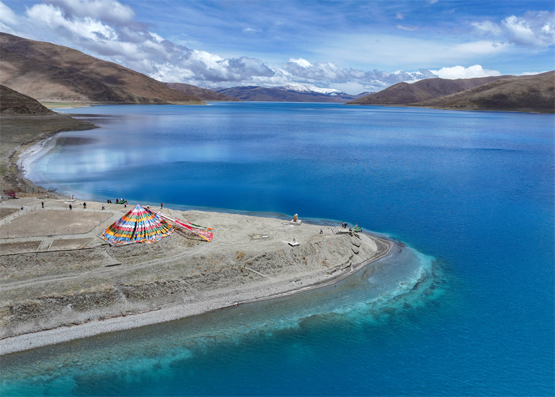 Θιβέτ: Η γραφική λίμνη Γιαμντρόκ