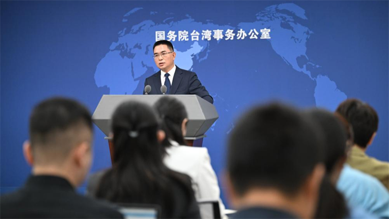 Ο Τσεν Μπινχούα, εκπρόσωπος του Γραφείου Υποθέσεων της Ταϊβάν του Κρατικού Συμβουλίου, κατά τη διάρκεια συνέντευξης Τύπου στο Πεκίνο, Κίνα, 28 Μαΐου 2025. (Φωτογραφία / Xinhua)