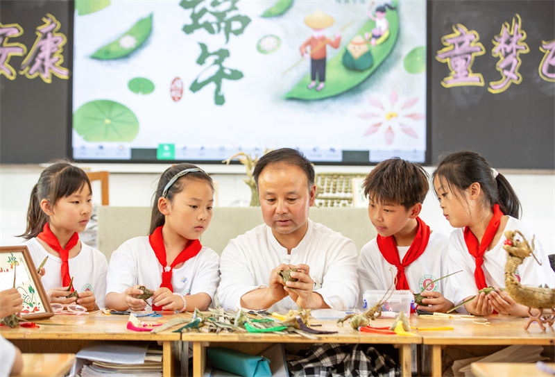 Επαρχία Τζιανγκσού: Άυλη Πολιτιστική Κληρονομιά Στο Σχολείο