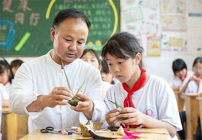 Επαρχία Τζιανγκσού: Άυλη Πολιτιστική Κληρονομιά Στο Σχολείο