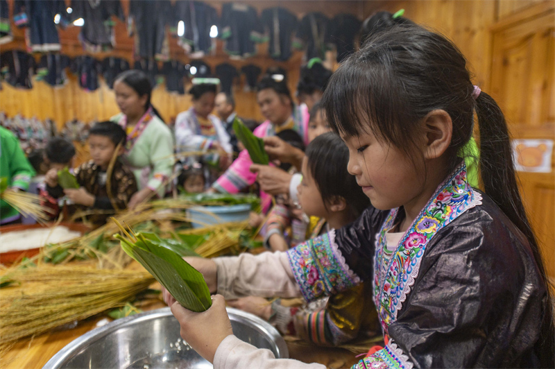 Επαρχία Γκουεϊτζόου: Καλωσορίζοντας με χαρά την «Ημέρα του Παιδιού»