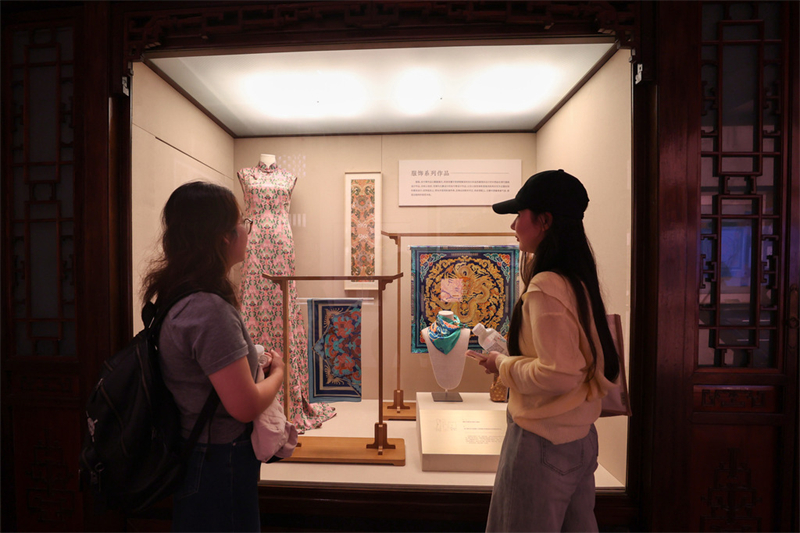 Αρχιτεκτονική ζωγραφική σε έκθεση στο Πεκίνο