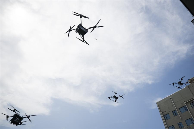 Νέες διαδρομές drone τέθηκαν σε λειτουργία στην πόλη Γουχάν