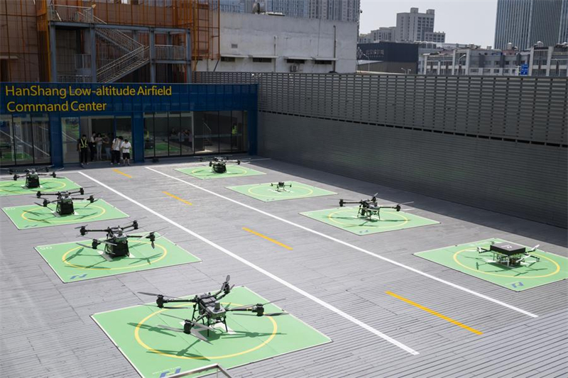 Νέες διαδρομές drone τέθηκαν σε λειτουργία στην πόλη Γουχάν