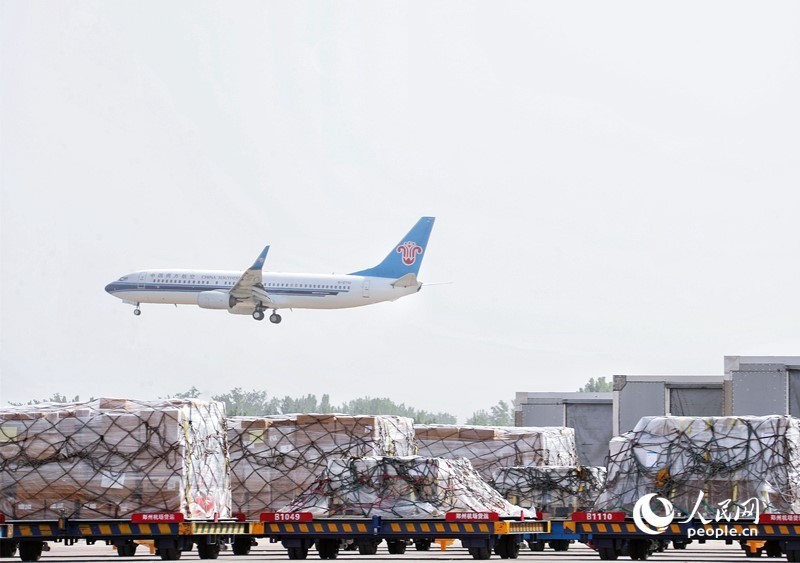 Η κατασκευή του «διπλού κόμβου» της Χενάν επιταχύνεται