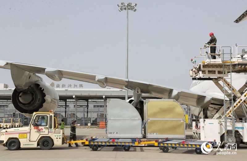 Η κατασκευή του «διπλού κόμβου» της Χενάν επιταχύνεται