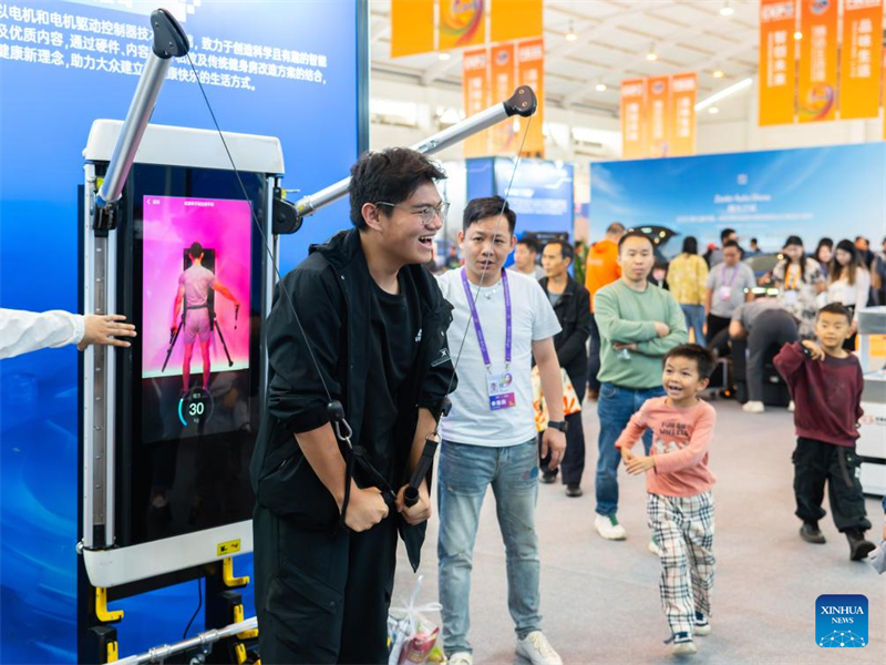 Εκθέματα υψηλής τεχνολογίας στην 9η Έκθεση Κίνας-Νότιας Ασίας στην πόλη Κουνμίνγκ