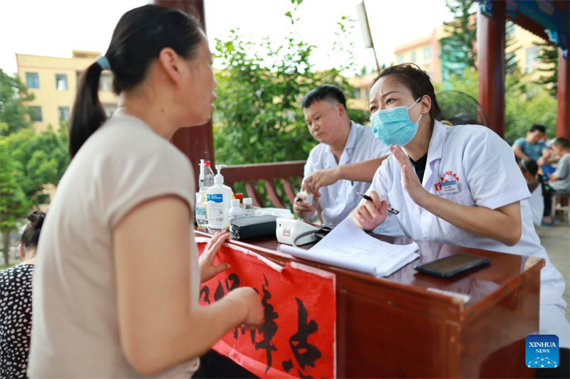 Συνεχίζονται οι προσπάθειες αρωγής στην πλημμυρόπληκτη κομητεία Ρονγκτζιάνγκ