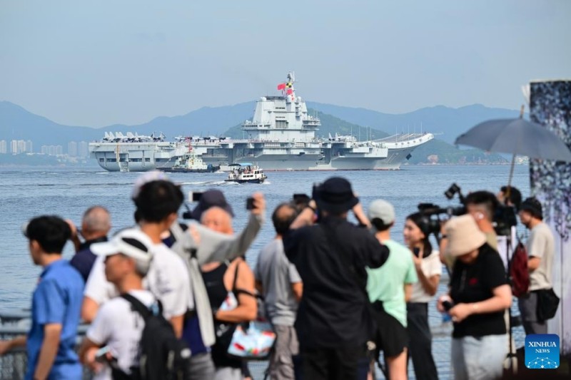 Ναυτικός στόλος με επικεφαλής το αεροπλανοφόρο Σαντόνγκ φτάνει στο Χονγκ Κονγκ