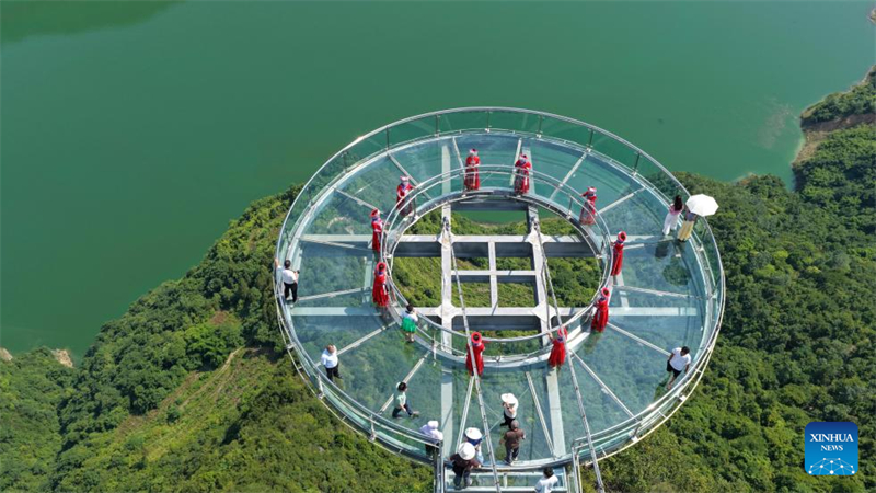 Ο αυτόνομος νομός Ενσί αναπτύσσει ενεργά τον καλοκαιρινό τουρισμό