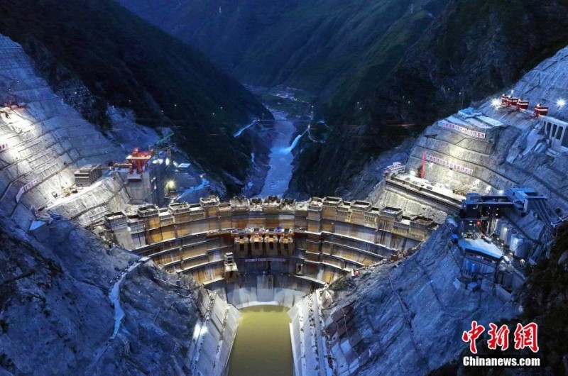 Αεροφωτογραφία του υδροηλεκτρικού σταθμού Γιεμπατάν υπό κατασκευή