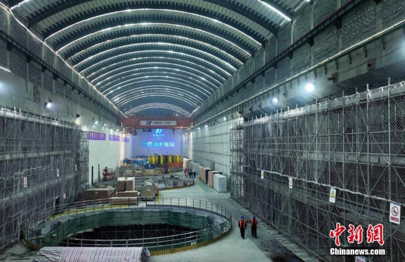 Αεροφωτογραφία του υδροηλεκτρικού σταθμού Γιεμπατάν υπό κατασκευή