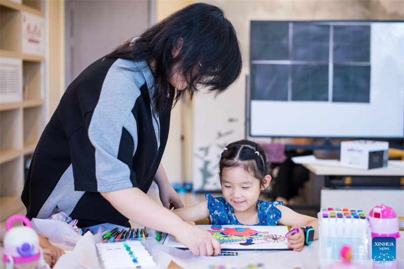 Τα παιδιά απολαμβάνουν διάφορες δραστηριότητες στα κέντρα κοινοτικών υπηρεσιών
