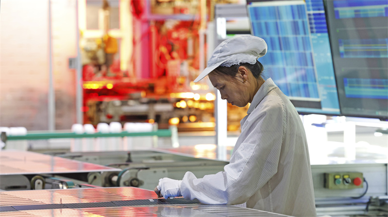 Επαρχία Τζιανγκσού: Οι εταιρείες φωτοβολταϊκών επιταχύνουν την παραγωγή για την εκτέλεση παραγγελιών