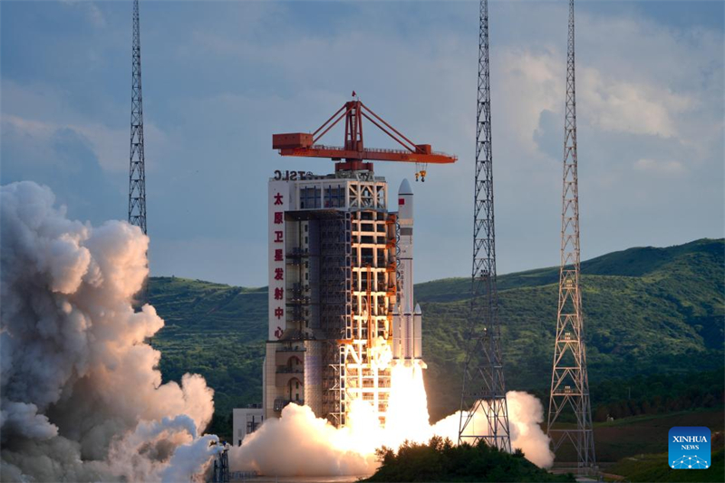 Η Κίνα εγκαινιάζει δορυφορική ομάδα διαδικτύου