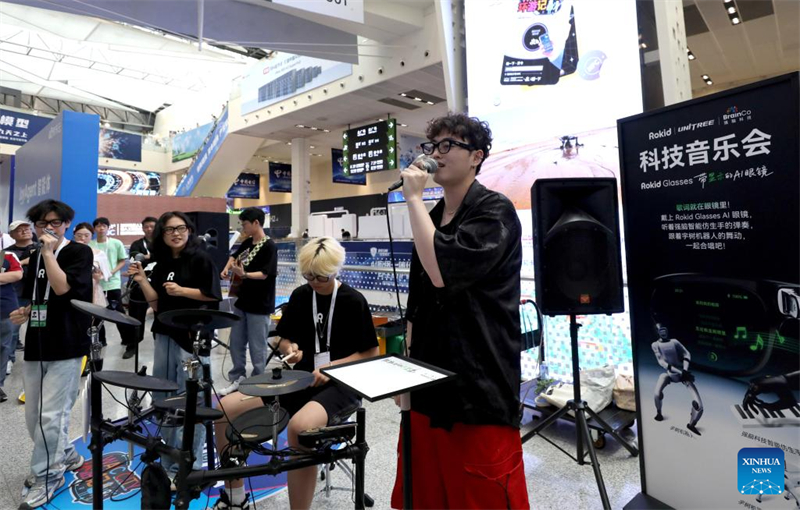 Το Παγκόσμιο Συνέδριο Τεχνητής Νοημοσύνης για το 2025 παρουσιάζει ποικίλα σενάρια εφαρμογής της Τεχνητής Νοημοσύνης