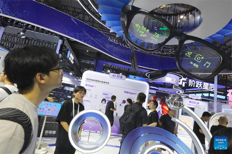 Το Παγκόσμιο Συνέδριο Τεχνητής Νοημοσύνης για το 2025 παρουσιάζει ποικίλα σενάρια εφαρμογής της Τεχνητής Νοημοσύνης