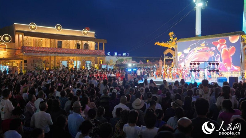 Η νύχτα στην παλιά πόλη του Κουτσά της Κίνας δεν τελειώνει ποτέ